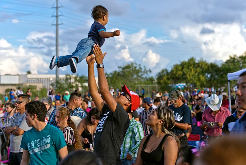 Texas gained almost nine Hispanic residents for every additional white